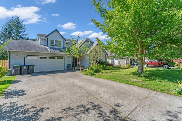1055 163a Street, Surrey, BC V4A8B3 Photo 3