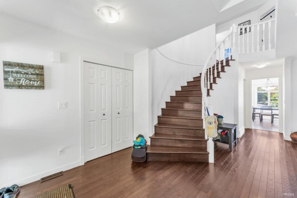 1055 163a Street, Surrey, BC V4A8B3 Photo 4