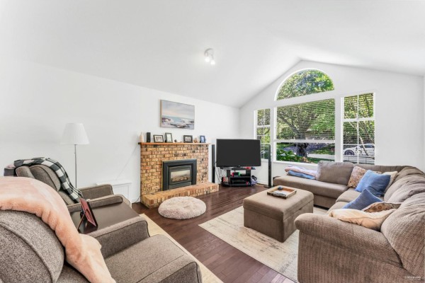 1055 163a Street, Surrey, BC V4A8B3 Photo 5