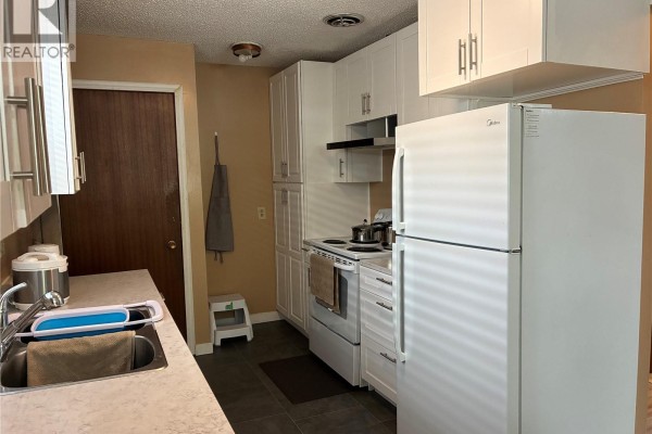 3pc Bathroom - 1055 Cameron Street, Regina, SK S4V1A8 Photo 4