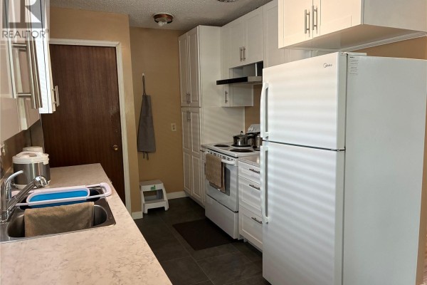 Laundry room - 1055 Cameron Street, Regina, SK S4V1A8 Photo 5