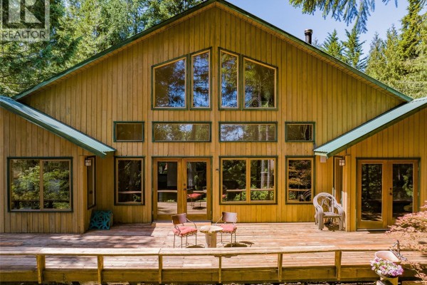 Studio - 1055 Spider Lake Rd, Qualicum Beach, BC V9K2L7 Photo 3