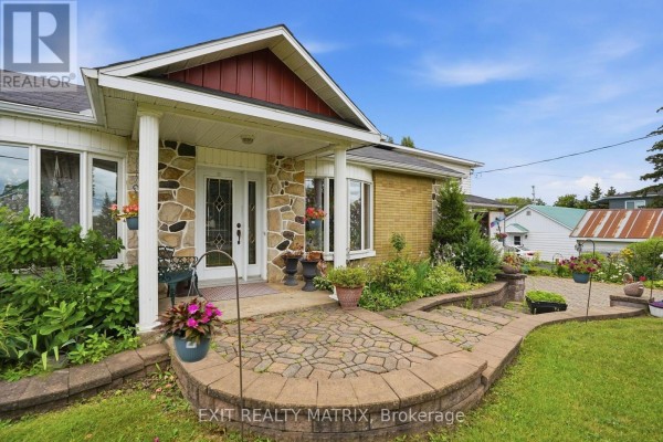 Den - 1055 Victoria Street, Champlain, ON K0B1K0 Photo 3