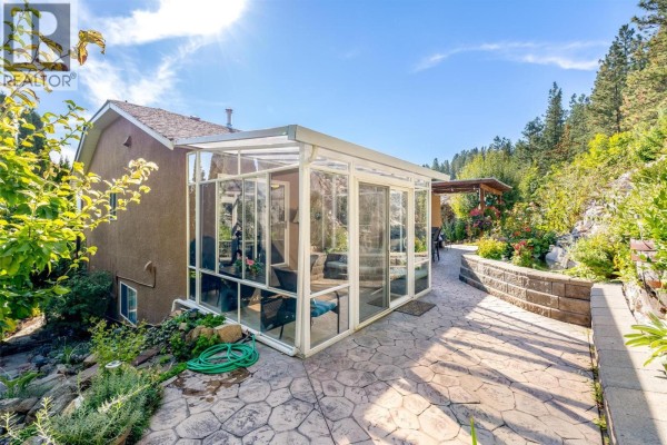 1056 Caledonia Way, West Kelowna, BC, photo 3