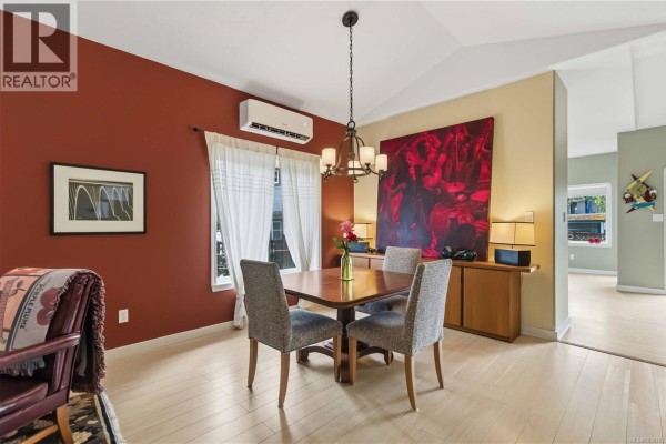 1056 Holly Park Rd, Central Saanich, BC, photo 2