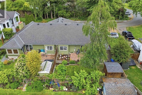 1056 Holly Park Rd, Central Saanich, BC, photo 3
