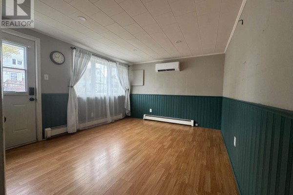 3pc Bathroom - 1057 George Street, Sydney, NS B1P1M9 Photo 5