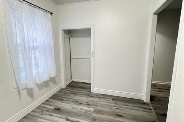 Laundry room - 1058 California, Windsor, ON N9B2Z7 Photo 5