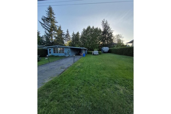10587 138a Street, Surrey, BC V3T4L2 Photo 4