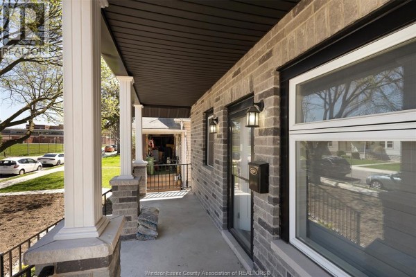 4pc Bathroom - 1059 Elsmere Avenue, Windsor, ON N9A2B1 Photo 3
