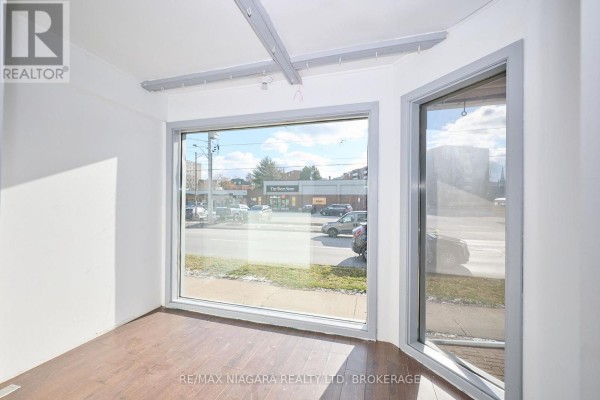 105a Welland Avenue, St  Catharines, ON, photo 3