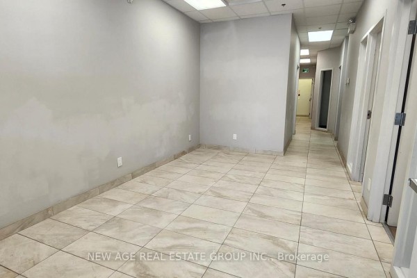 106 - 1065 Canadian Place, Mississauga, ON L4W1J9 Photo 5