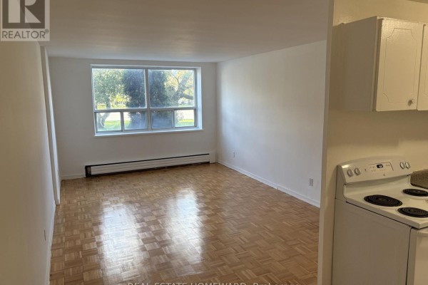 Dining room - 106 - 1765 Lawrence Avenue E, Toronto, ON M1R2X8 Photo 2