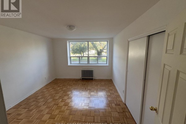 Bedroom - 106 - 1765 Lawrence Avenue E, Toronto, ON M1R2X8 Photo 4