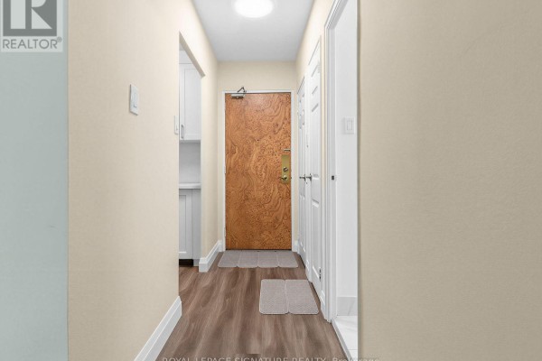 Primary Bedroom - 106 - 1901 Bayview Avenue, Toronto, ON M4G3E4 Photo 4