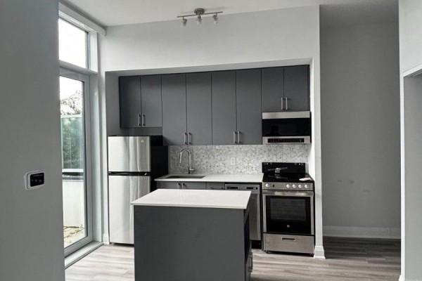 Kitchen - 106 - 3220 Sheppard Avenue E, Toronto, ON M1T0B7 Photo 3