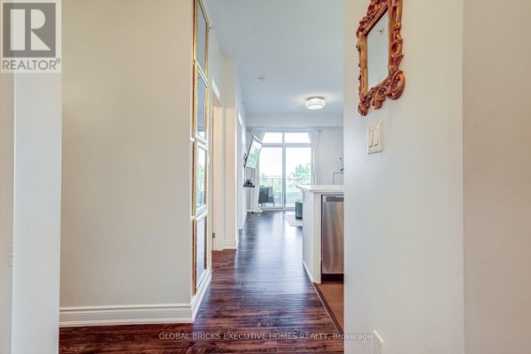 #106 - 35 Southshore Crescent, Hamilton, ON, photo 2