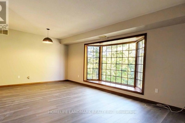 Living room - 106 - 4 Albert Street, Cambridge, ON N1R3M4 Photo 4