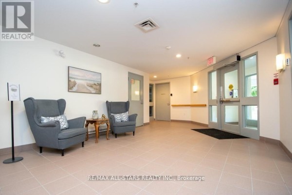 Kitchen - 106 - 8 Huron Street, Kawartha Lakes, ON K9V6K3 Photo 4