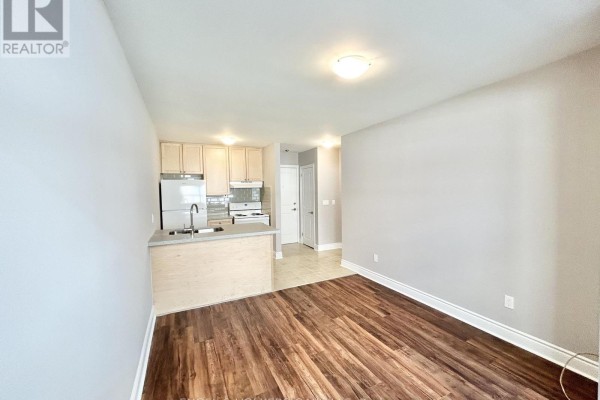 106 - 9 Thirty Third Street, Toronto, ON M8W3G7 Photo 4