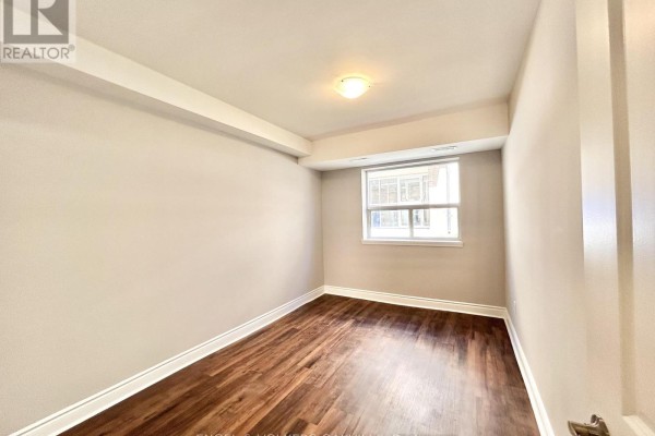 106 - 9 Thirty Third Street, Toronto, ON M8W3G7 Photo 5