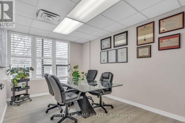106 - 99 Holland Avenue, Ottawa, ON, photo 2