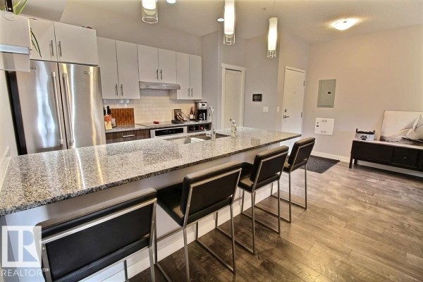 Kitchen - #106 10126 144 St Nw, Edmonton, AB T5N2T7 Photo 3