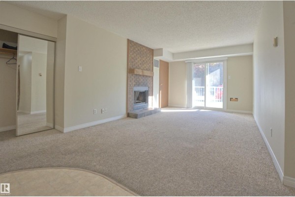 Kitchen - #106 10136 160 St Nw, Edmonton, AB T5P3E7 Photo 3