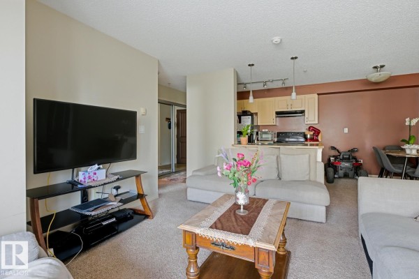 Primary Bedroom - #106 13907 136 St Nw, Edmonton, AB T6V1Y5 Photo 4