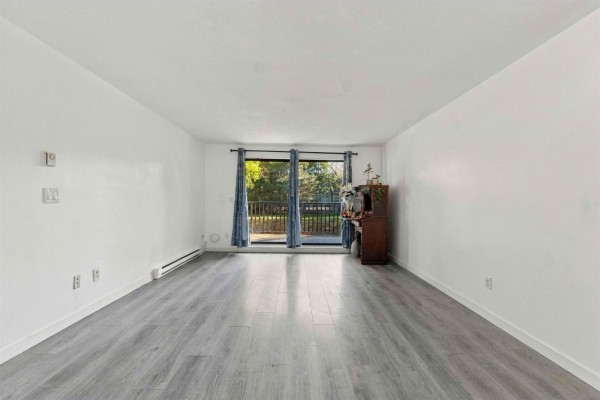 106 15288 100 Avenue, Surrey, BC V3R7V2 Photo 5