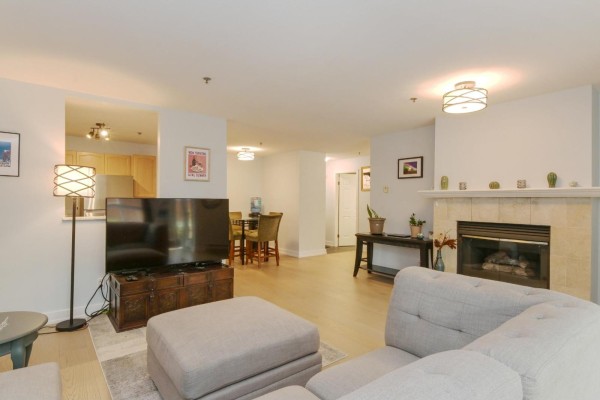 106 19721 64 Avenue, Langley, BC V2Y1L1 Photo 4