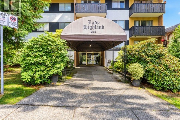 106 235 E 13th Street, North Vancouver, BC V7L2L6 Photo 4