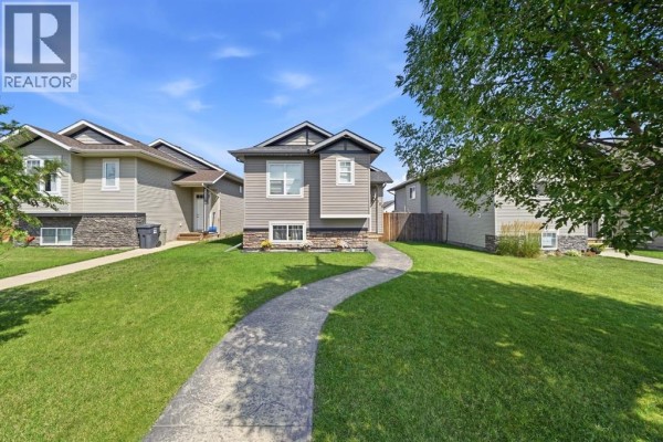 4pc Bathroom - 106 25 Street, Springbrook, AB T4S0J1 Photo 2
