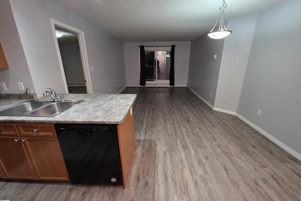 Primary Bedroom - #106 4903 47 Av, Stony Plain, AB T7Z0C6 Photo 4