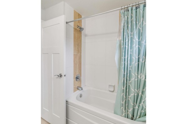 106 6655 192 Street, Surrey, BC V4N0B9 Photo 5