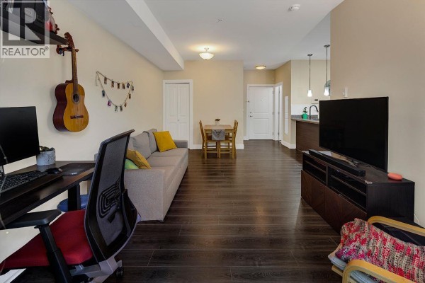 106 7377 14th Avenue, Burnaby, BC V3N1Z7 Photo 4
