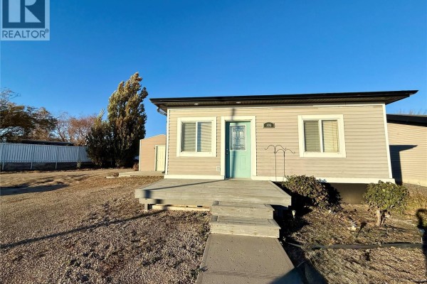 Dining room - 106 7th Street W, Kindersley, SK S0L1S0 Photo 2