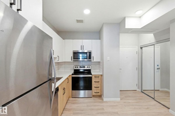 #106 856 Secord Bv Nw Nw, Edmonton, AB T5T7R9 Photo 2