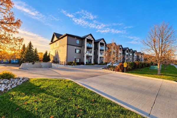 106 89 Creek Bend Road, Winnipeg