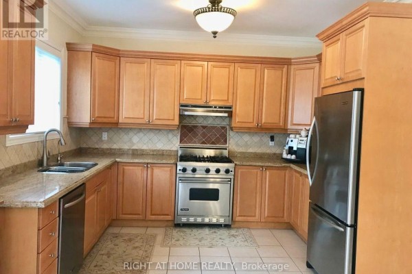 Family room - 106 Avdell Avenue, Vaughan, ON L4H1H3 Photo 5