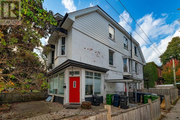106 Barton Avenue, Toronto, ON M6G1P9 Photo 4