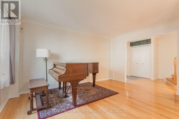 Family room - 106 Beck Drive, Markham, ON L3P5J9 Photo 3