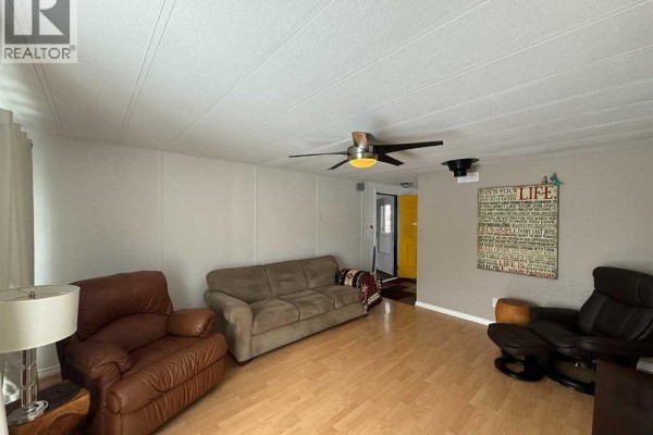 Primary Bedroom - 106 Brien Avenue Nw, Falher, AB T0H1M0 Photo 5