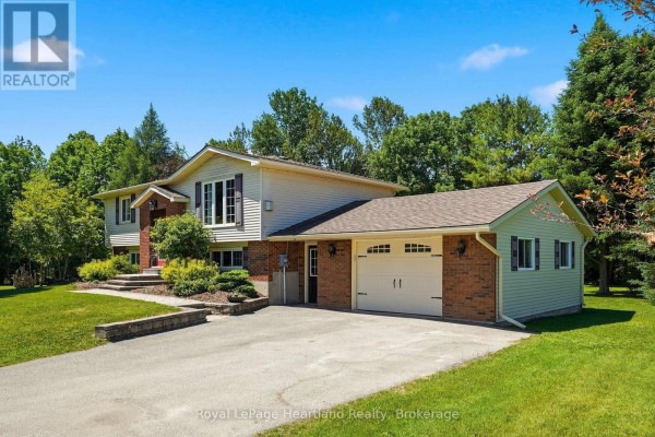 Family room - 106 Cedar Court, Chatsworth, ON N0H1G0 Photo 4
