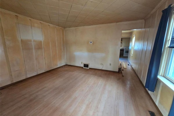 Kitchen - 106 Eaton Street, Winnipeg, MB R2L1V1 Photo 2