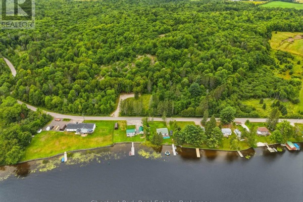 106 Golf Course Road, Magnetawan, ON P0A1P0 Photo 2