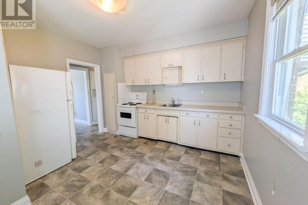 106 Haig Street, St  Catharines, ON L2R6L2 Photo 3