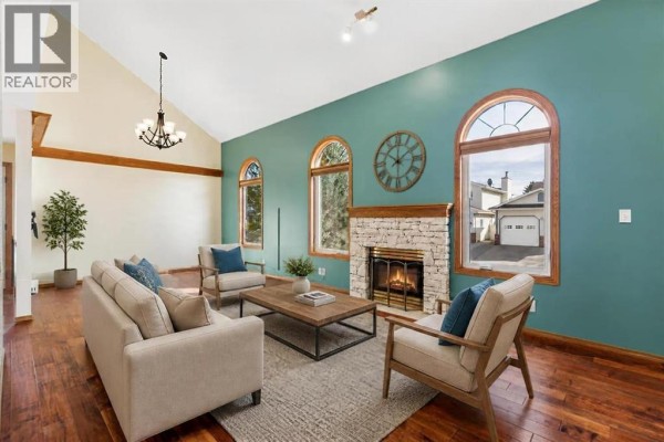 Family room - 106 Hawkland Place Nw, Calgary, AB T3G3R8 Photo 5