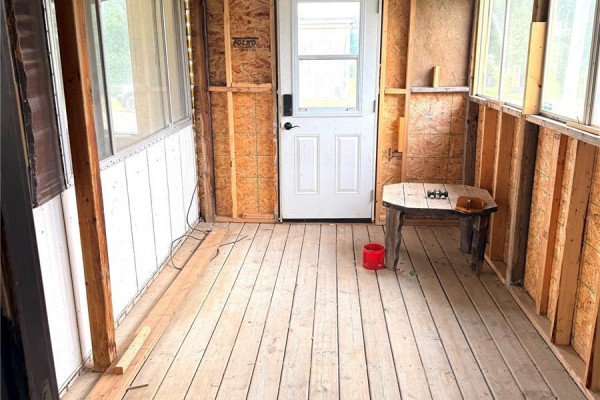 Living room - 106 Humboldt Street, Jansen, SK S0K2B0 Photo 3