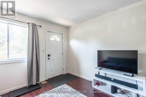 Primary Bedroom - 106 Lamb Avenue, Toronto, ON M4J4M6 Photo 4